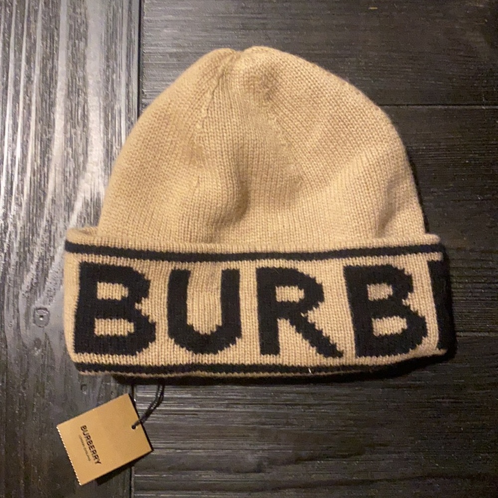 Burberry Logo Intarsia Cashmere Beanie